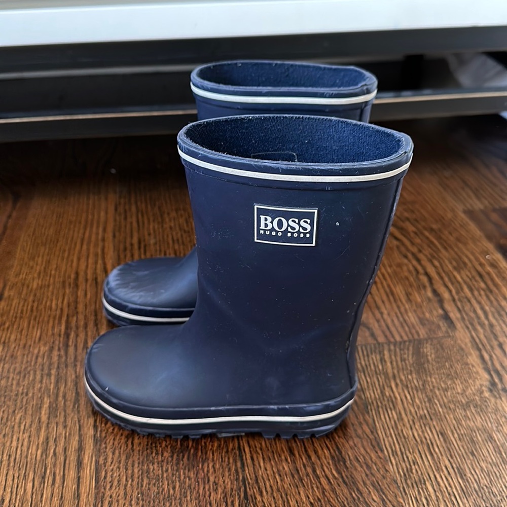 Hugo Boss kids boots. Size 24